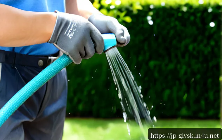 여름철 미끄럼 방지 장갑 - Photorealistic close-up of a Japanese home gardener wearing breathable gray anti-slip work gloves wh...